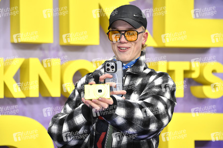 Filmpremiere 'Girl You Know It's True' in Berlin