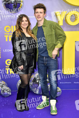 Filmpremiere 'Girl You Know It's True' in Berlin
