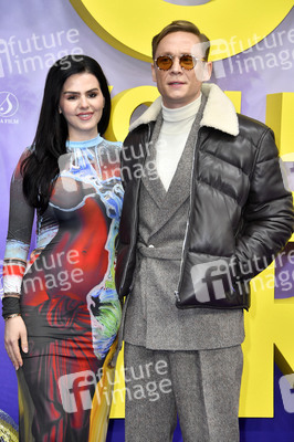 Filmpremiere 'Girl You Know It's True' in Berlin