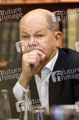 Olaf Scholz beim Besuch des Deutschen Geoforschungszentrums und des Potsdam-Instituts für Klimafolgenforschung in Potsdam