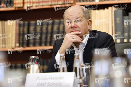Olaf Scholz beim Besuch des Deutschen Geoforschungszentrums und des Potsdam-Instituts für Klimafolgenforschung in Potsdam