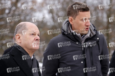Olaf Scholz beim Besuch des Deutschen Geoforschungszentrums und des Potsdam-Instituts für Klimafolgenforschung in Potsdam
