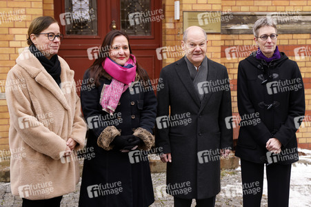 Olaf Scholz beim Besuch des Deutschen Geoforschungszentrums und des Potsdam-Instituts für Klimafolgenforschung in Potsdam