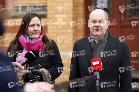 Olaf Scholz beim Besuch des Deutschen Geoforschungszentrums und des Potsdam-Instituts für Klimafolgenforschung in Potsdam