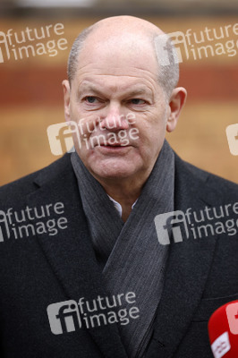Olaf Scholz beim Besuch des Deutschen Geoforschungszentrums und des Potsdam-Instituts für Klimafolgenforschung in Potsdam