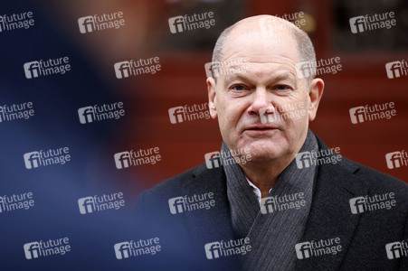 Olaf Scholz beim Besuch des Deutschen Geoforschungszentrums und des Potsdam-Instituts für Klimafolgenforschung in Potsdam