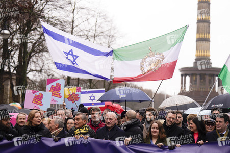 Solidaritätskundgebung 'Nie Wieder Ist Jetzt! - Deutschland steht auf' in Berlin