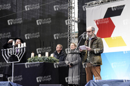 Solidaritätskundgebung 'Nie Wieder Ist Jetzt! - Deutschland steht auf' in Berlin