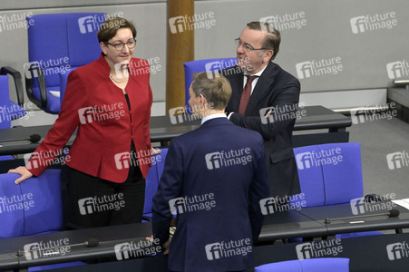 143. Sitzung des Deutschen Bundestages in Berlin