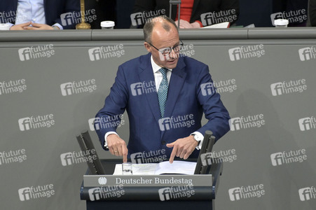 143. Sitzung des Deutschen Bundestages in Berlin