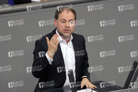 143. Sitzung des Deutschen Bundestages in Berlin
