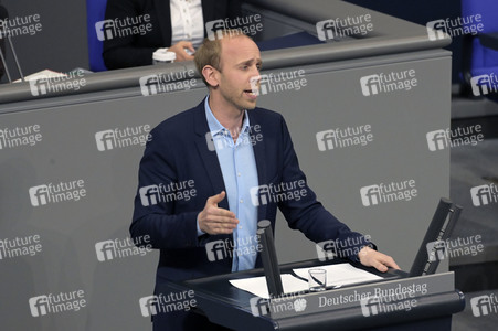 143. Sitzung des Deutschen Bundestages in Berlin