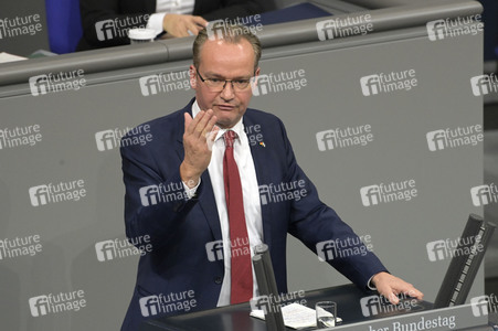 143. Sitzung des Deutschen Bundestages in Berlin