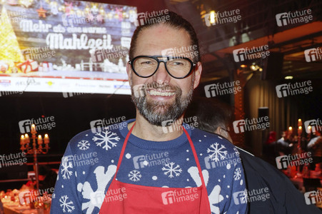 Charity-Weihnachtsfeier für Obdachlose in Hamburg
