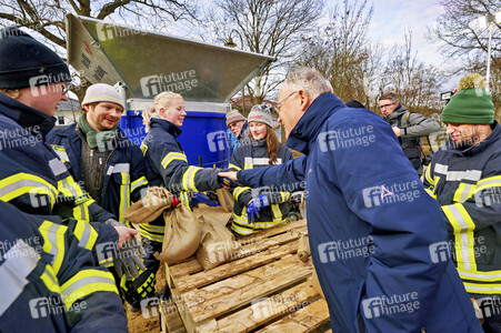 Stephan Weil besucht Hochwassergebiet in der Region Heidekreis