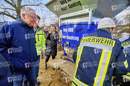 Stephan Weil besucht Hochwassergebiet in der Region Heidekreis