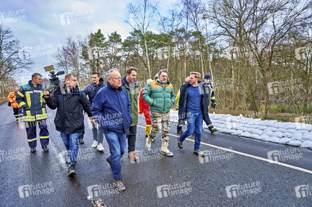 Stephan Weil besucht Hochwassergebiet in der Region Heidekreis