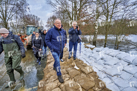 Stephan Weil besucht Hochwassergebiet in der Region Heidekreis