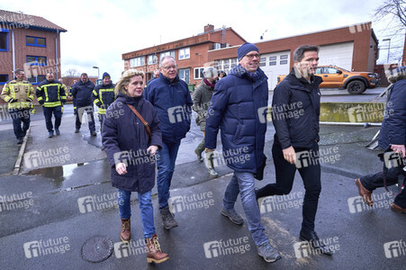 Stephan Weil besucht Hochwasser-Einsatzkräfte in der Region Hannover