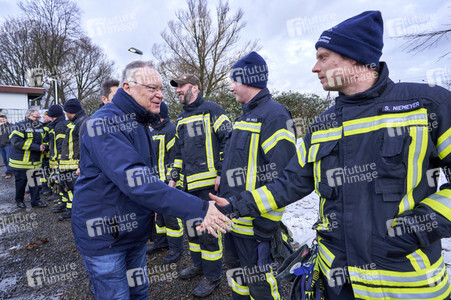 Stephan Weil besucht Hochwasser-Einsatzkräfte in der Region Hannover
