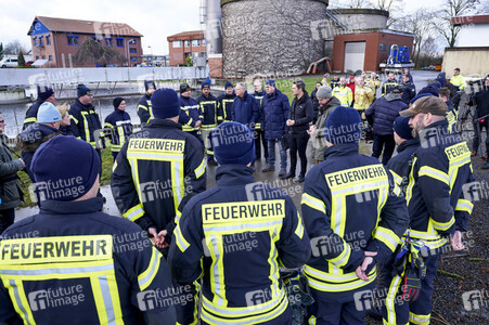 Stephan Weil besucht Hochwasser-Einsatzkräfte in der Region Hannover