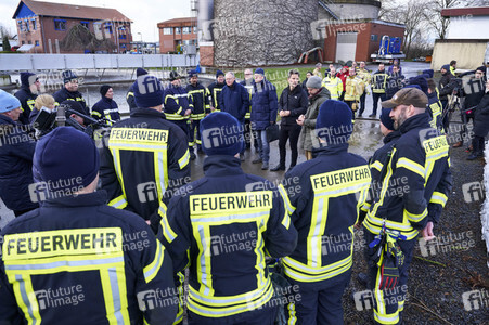 Stephan Weil besucht Hochwasser-Einsatzkräfte in der Region Hannover