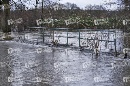 Stephan Weil besucht Hochwasser-Einsatzkräfte in der Region Hannover