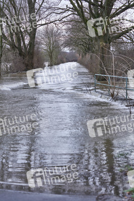 Stephan Weil besucht Hochwasser-Einsatzkräfte in der Region Hannover