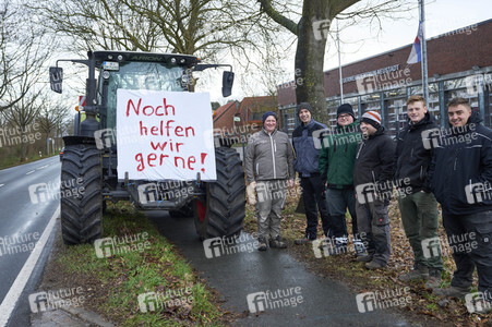 Stephan Weil besucht Hochwasser-Einsatzkräfte in der Region Hannover