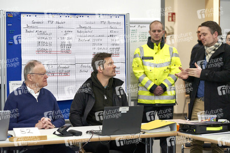 Stephan Weil besucht Hochwasser-Einsatzkräfte in der Region Hannover