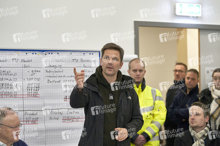 Stephan Weil besucht Hochwasser-Einsatzkräfte in der Region Hannover