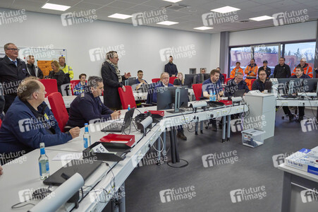 Stephan Weil besucht Hochwasser-Einsatzkräfte in der Region Hannover