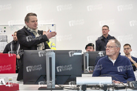 Stephan Weil besucht Hochwasser-Einsatzkräfte in der Region Hannover