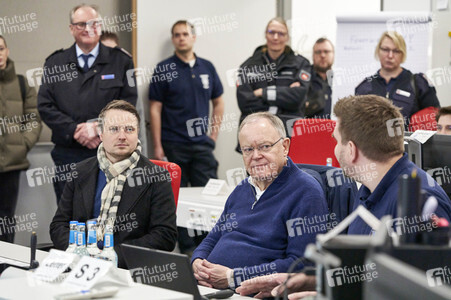 Stephan Weil besucht Hochwasser-Einsatzkräfte in der Region Hannover