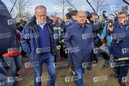 Olaf Scholz besucht das Hochwassergebiet in Verden