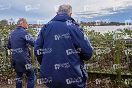 Olaf Scholz besucht das Hochwassergebiet in Verden