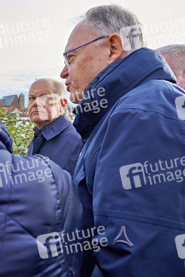 Olaf Scholz besucht das Hochwassergebiet in Verden