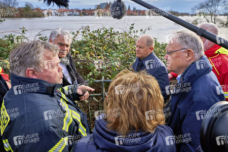 Olaf Scholz besucht das Hochwassergebiet in Verden
