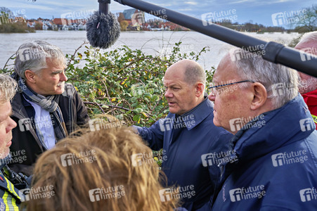 Olaf Scholz besucht das Hochwassergebiet in Verden
