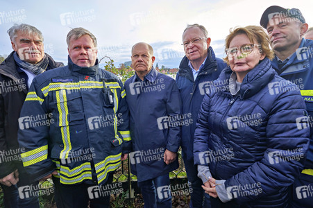 Olaf Scholz besucht das Hochwassergebiet in Verden