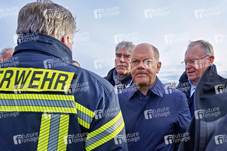 Olaf Scholz besucht das Hochwassergebiet in Verden