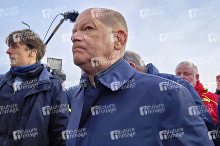 Olaf Scholz besucht das Hochwassergebiet in Verden