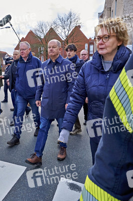 Olaf Scholz besucht das Hochwassergebiet in Verden