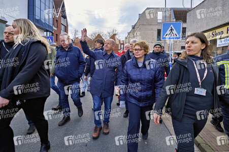 Olaf Scholz besucht das Hochwassergebiet in Verden