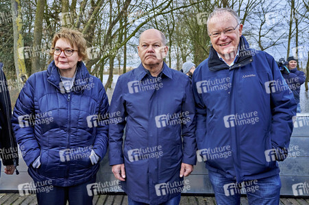 Olaf Scholz besucht das Hochwassergebiet in Verden