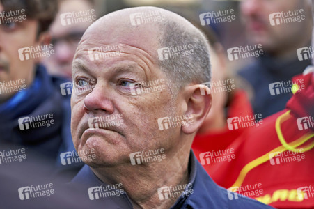 Olaf Scholz besucht das Hochwassergebiet in Verden