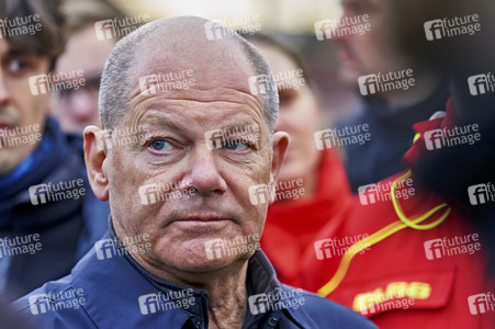Olaf Scholz besucht das Hochwassergebiet in Verden