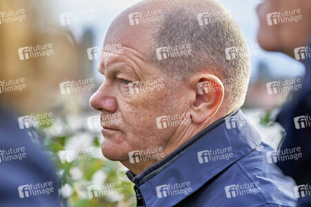 Olaf Scholz besucht das Hochwassergebiet in Verden
