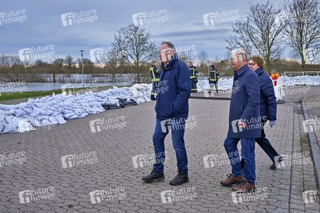 Olaf Scholz besucht das Hochwassergebiet in Verden