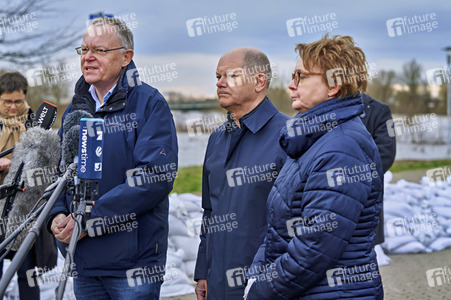 Olaf Scholz besucht das Hochwassergebiet in Verden